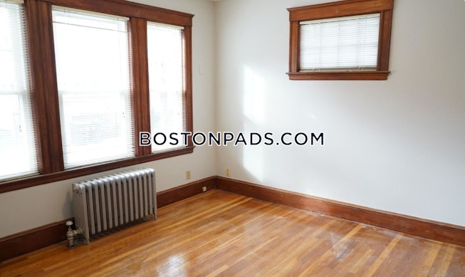 Boston - $3,600 /mo