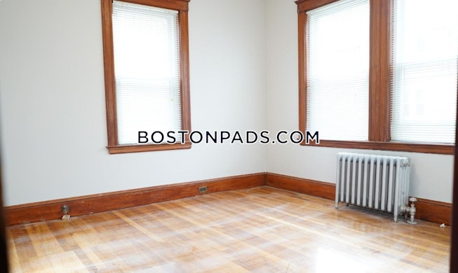 Boston - $3,600 /mo