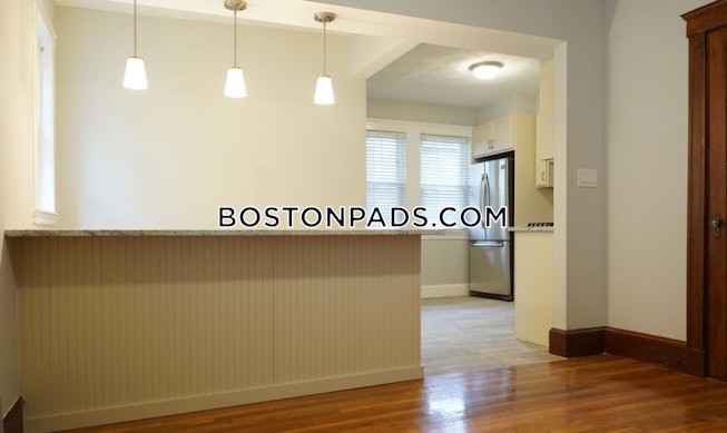 Boston - $3,600 /mo