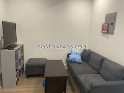 Boston, $3,800/mo
