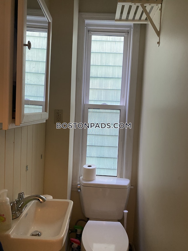 Boston - $5,200 /mo