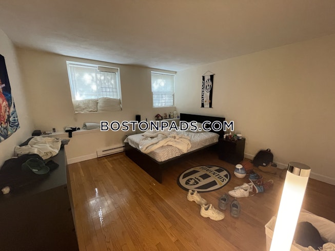 Boston - $2,300 /mo