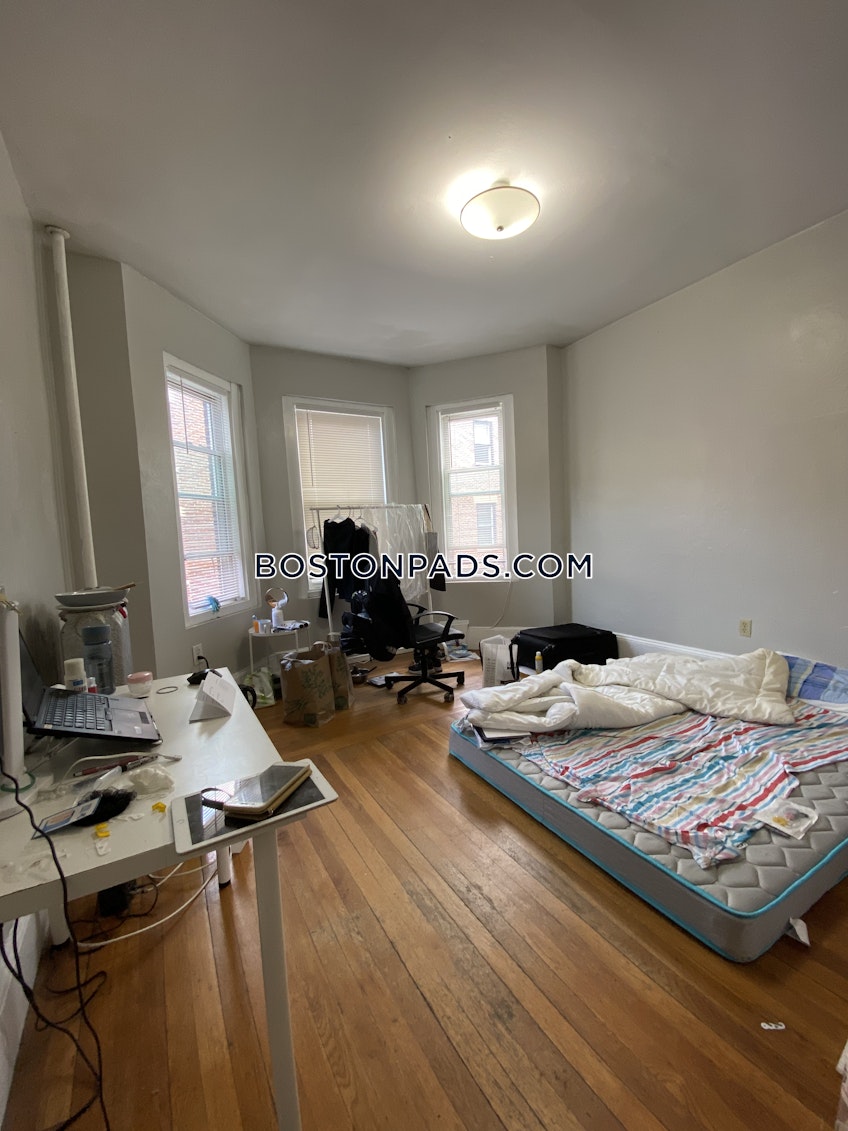 Boston - $3,200 /month