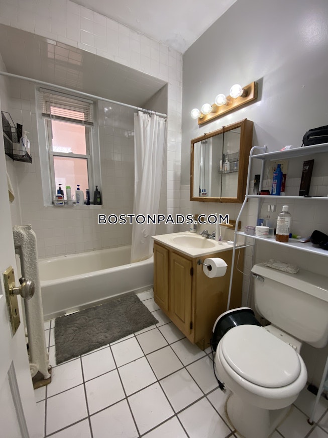 Boston - $3,300 /mo