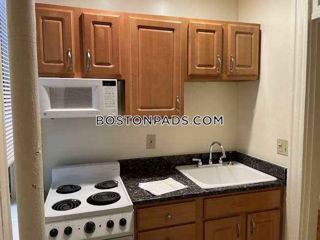 Boston - $2,800 /mo