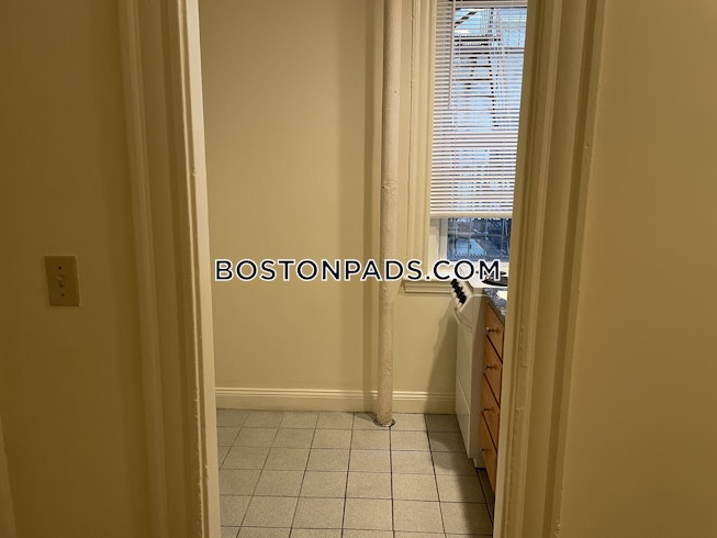 Boston - $2,800 /mo