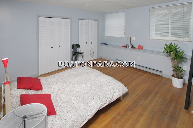 Boston - $2,300 /mo