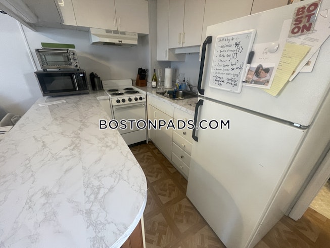 Boston - $2,200 /mo