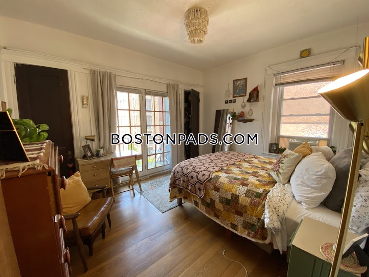 Strathmore Rd., Boston