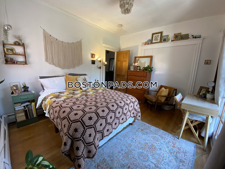 Strathmore Rd., Boston