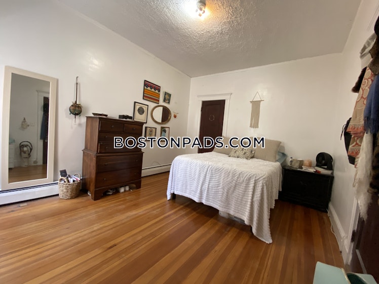 Strathmore Rd., Boston