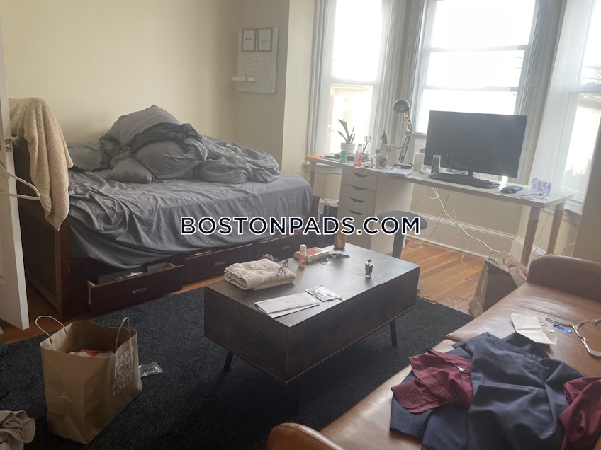 Boston - $4,400 /month