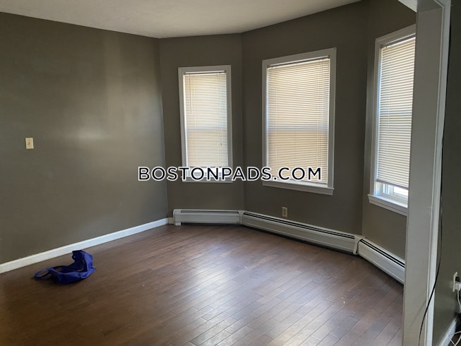 Boston - $2,200 /mo