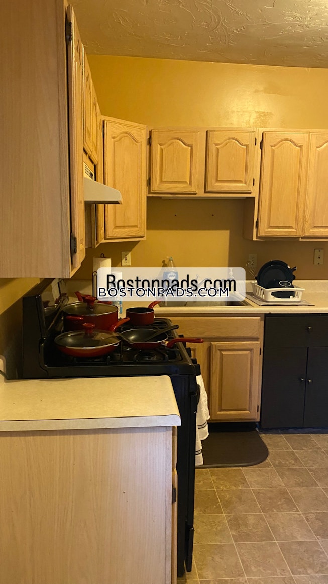 Boston - $2,200 /mo