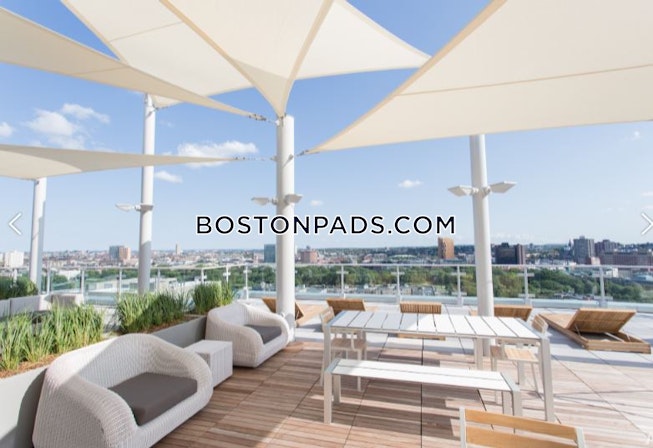 Boston - $6,423 /mo