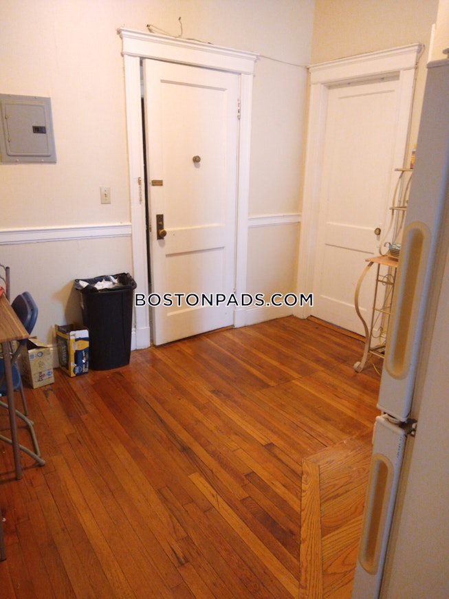 Boston - $3,000 /mo