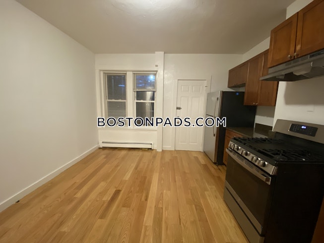 Boston - $3,200 /mo