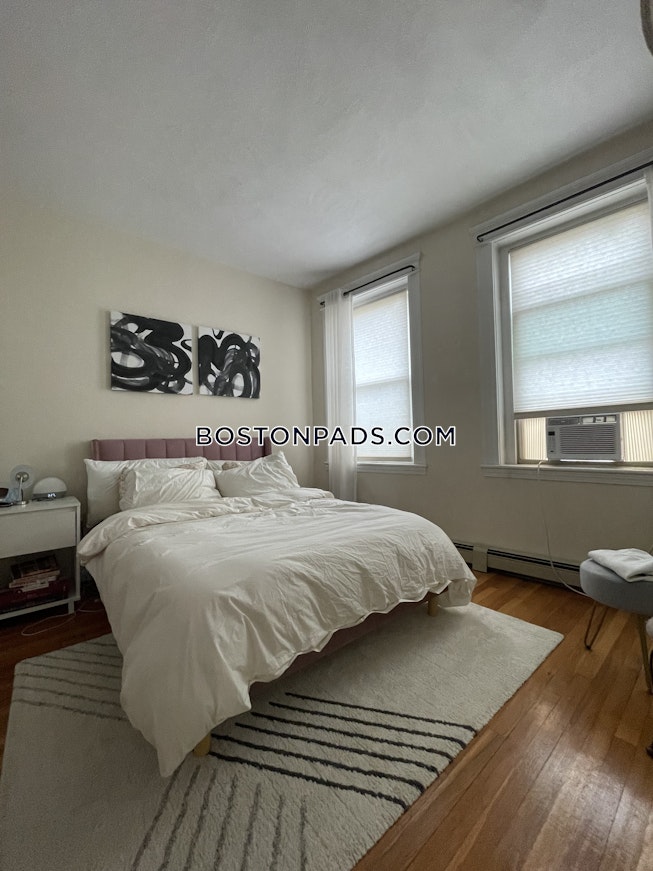 Boston - $2,600 /mo