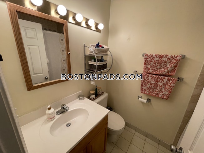 Boston - $3,300 /mo