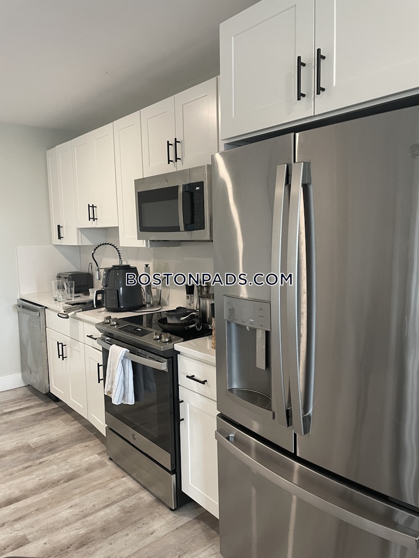 Boston - $3,900 /month