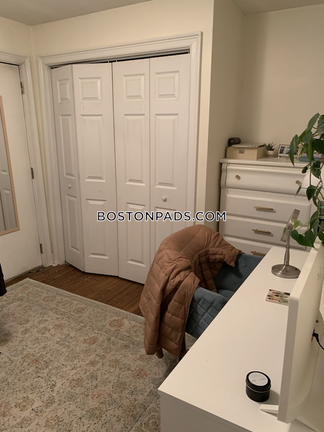 Boston - $4,700 /mo