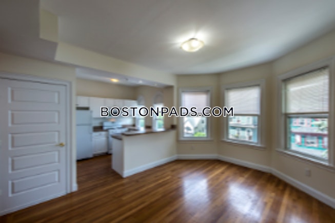 Boston - $4,200 /mo