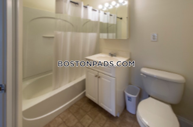 Boston - $4,200 /mo