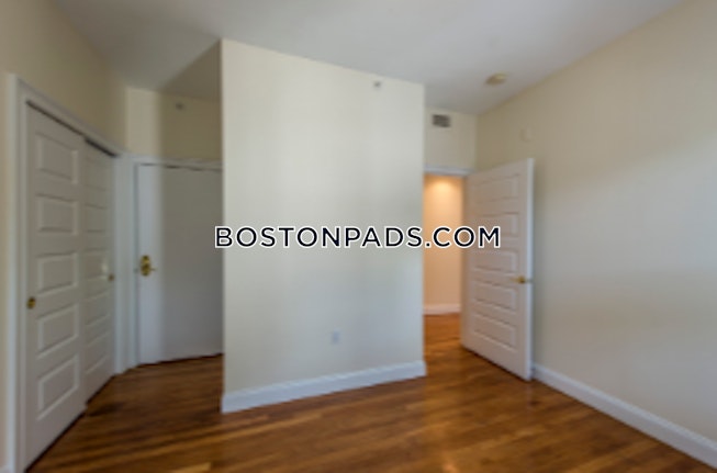 Boston - $3,700 /mo