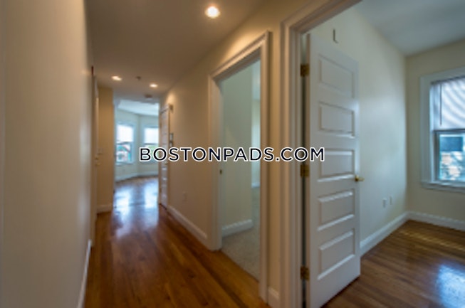 Boston - $3,700 /mo