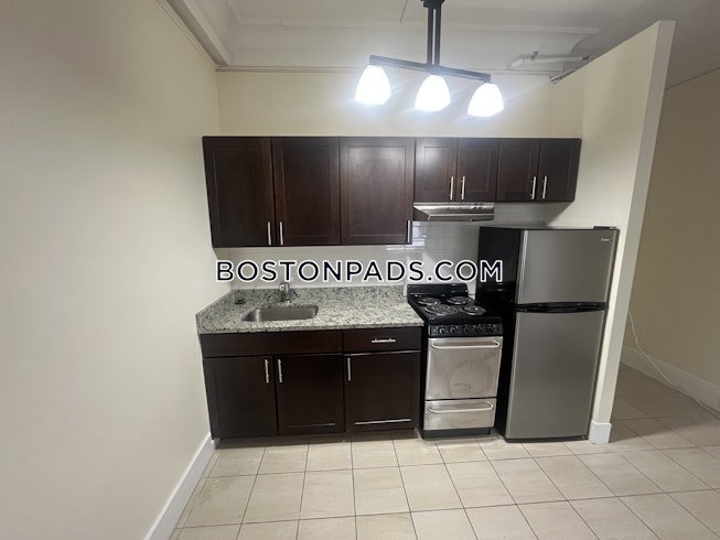 Boston - $2,425 /mo