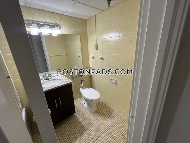 Boston - $2,425 /mo