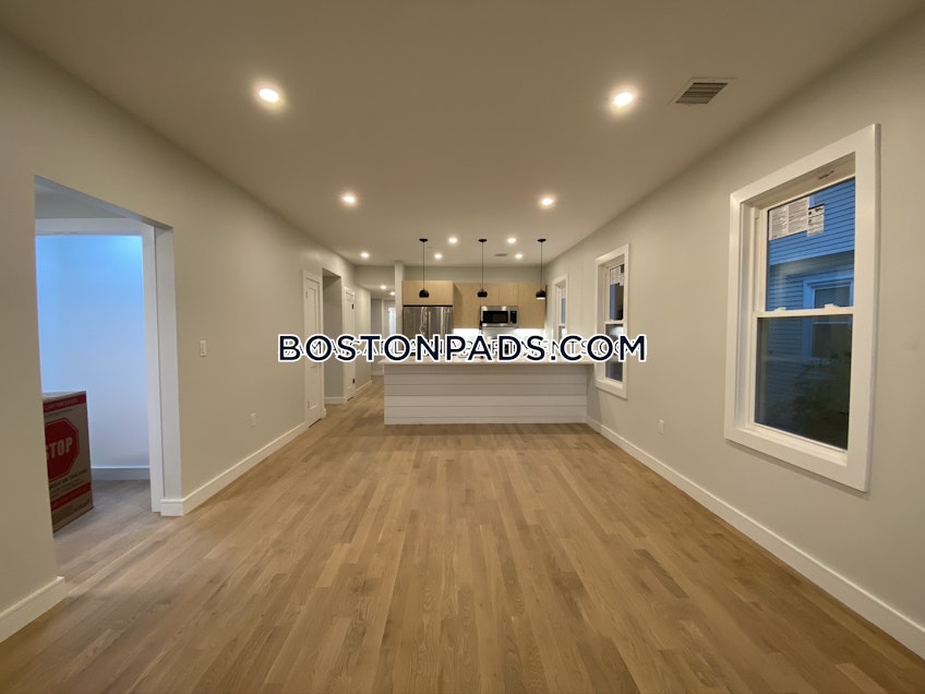 Boston - $4,745 /month