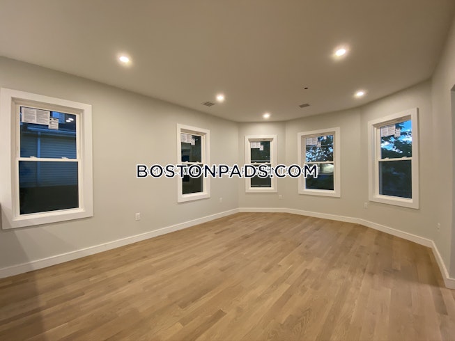 Boston - $4,745 /mo