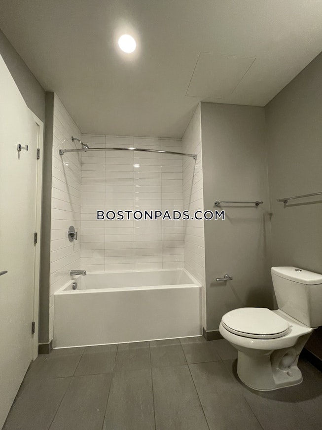 Boston - $3,440 /mo