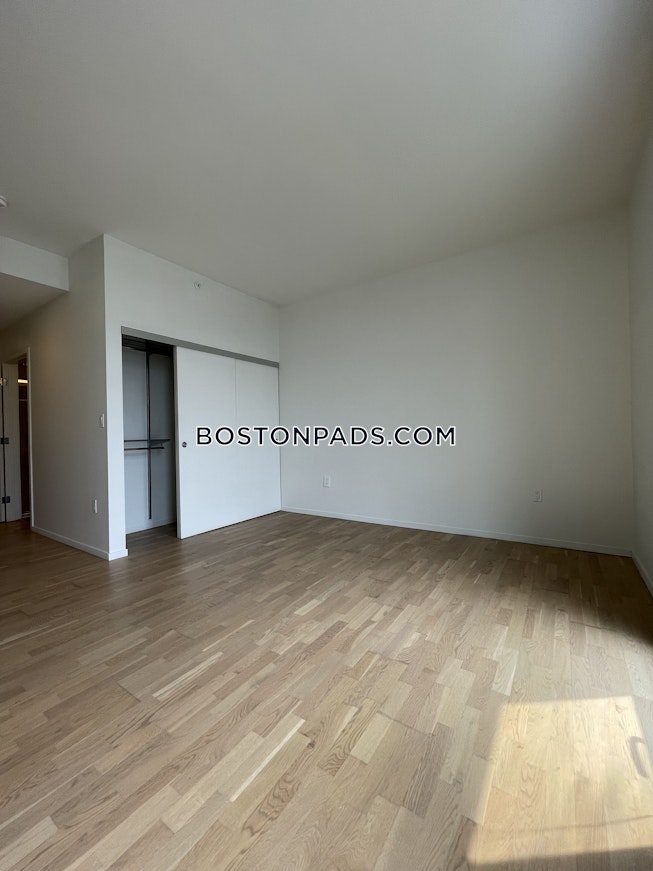 Boston - $4,605 /mo