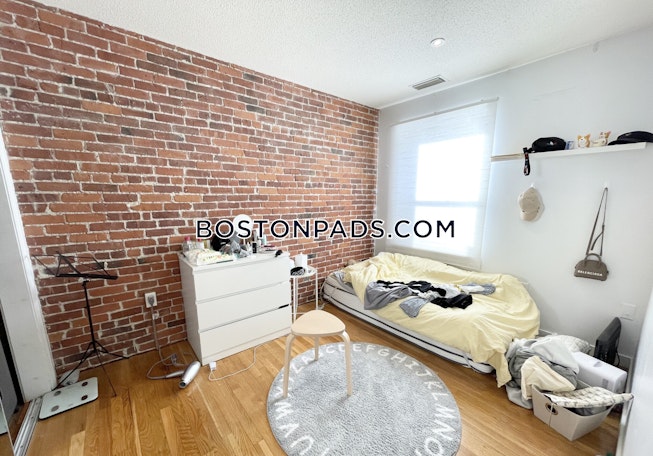 Boston - $3,200 /mo