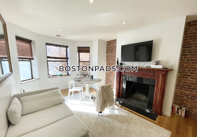 Boston - $3,200 /mo