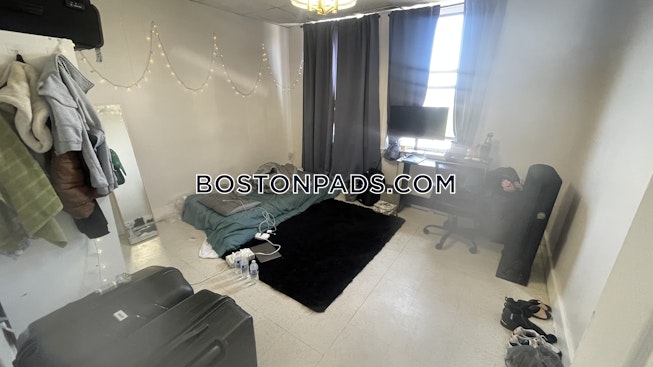 Boston - $4,199 /mo