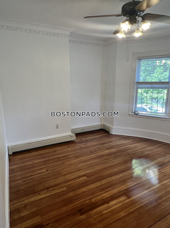 Boston - $3,200 /mo