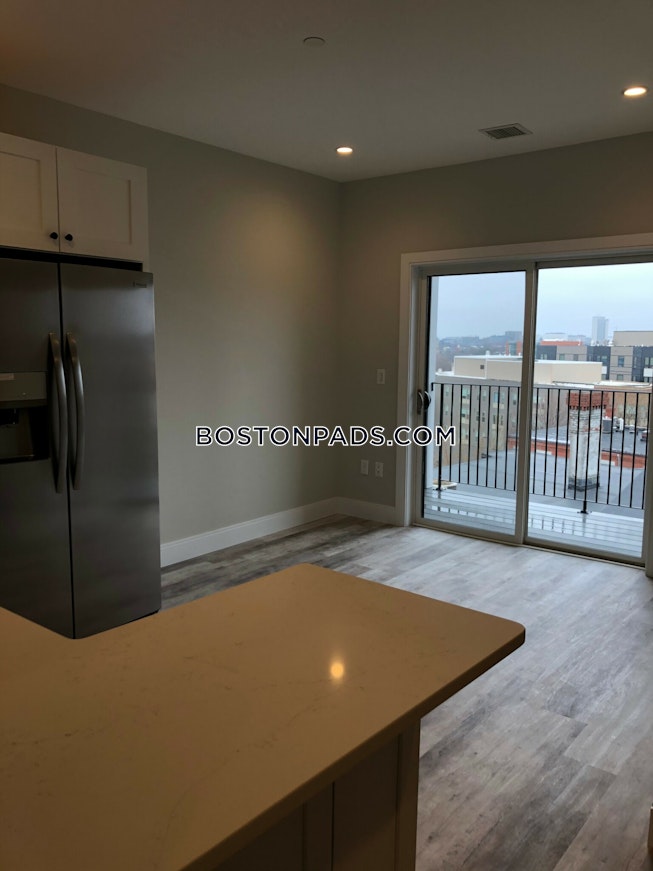 Boston - $2,975 /mo