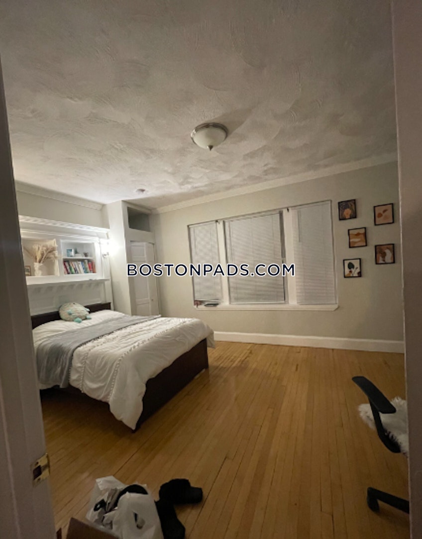 Boston - $3,900 /month