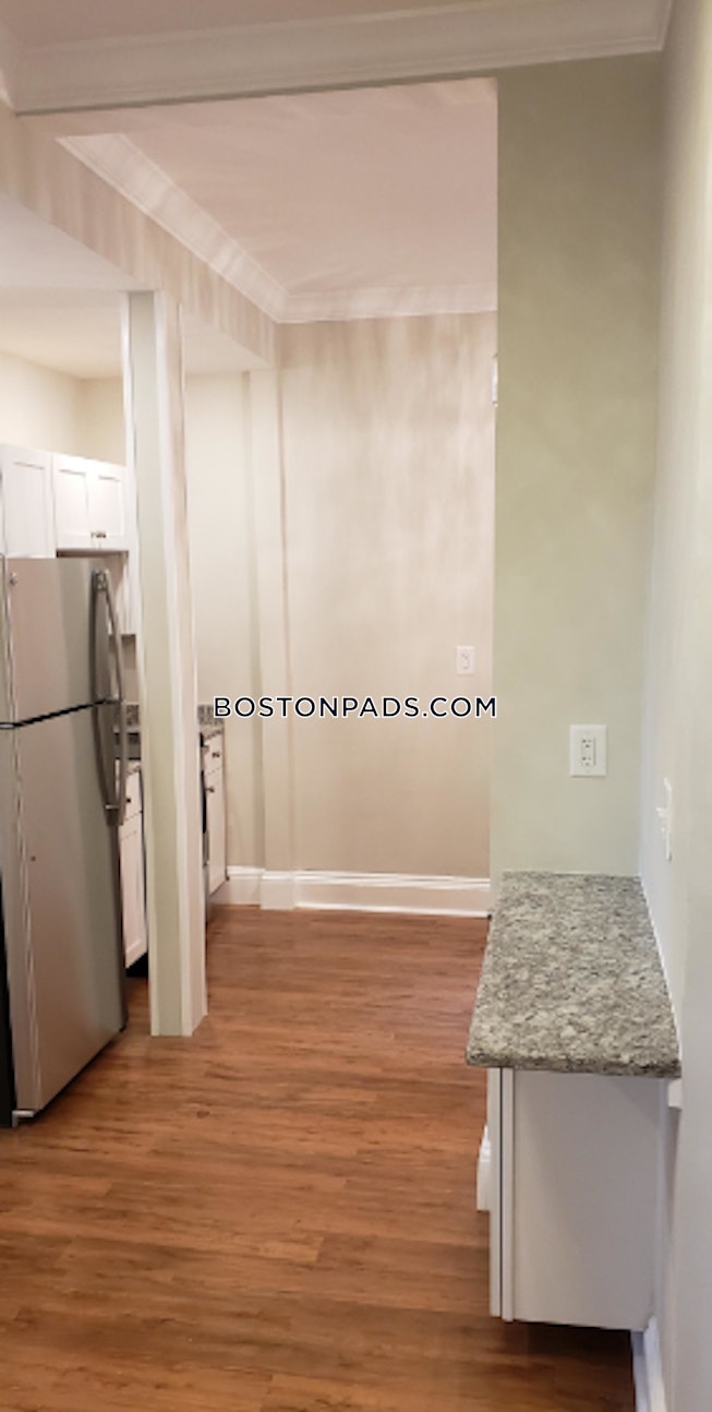 Boston - $6,200 /mo