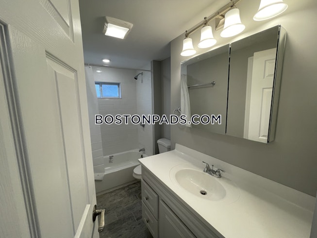 Somerville - $5,600 /mo