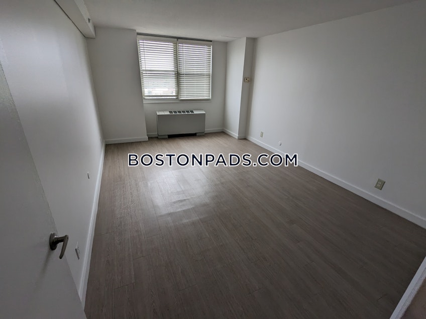 Boston - $4,389 /month
