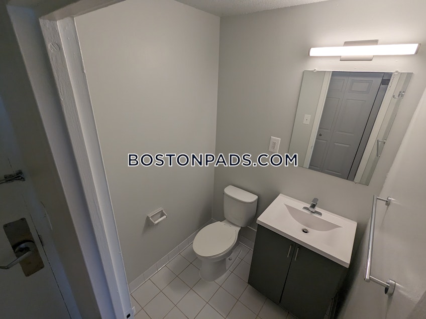 Boston - $4,389 /month