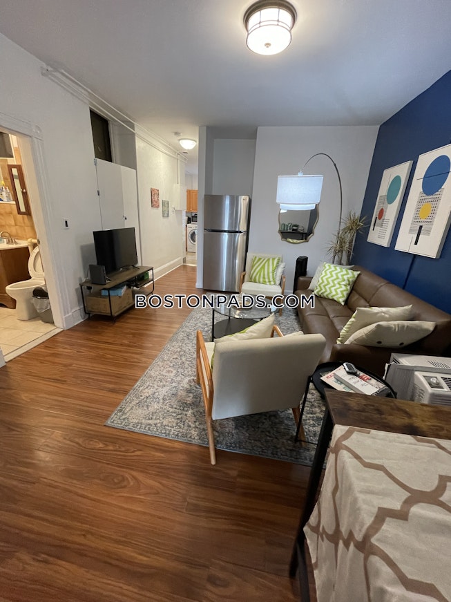 Boston - $5,200 /mo