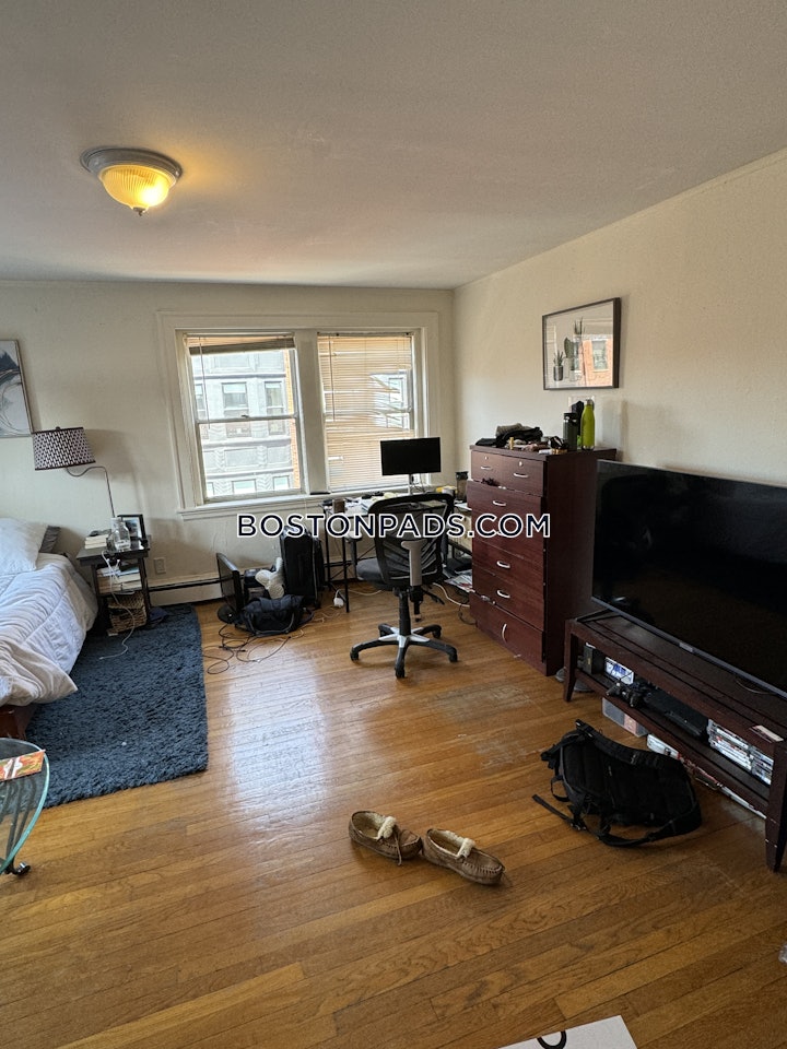 back-bay-apartment-for-rent-studio-1-bath-boston-2250-4606822 