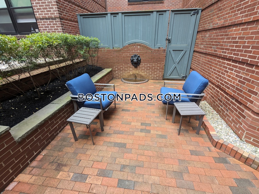 Boston - $5,870 /month