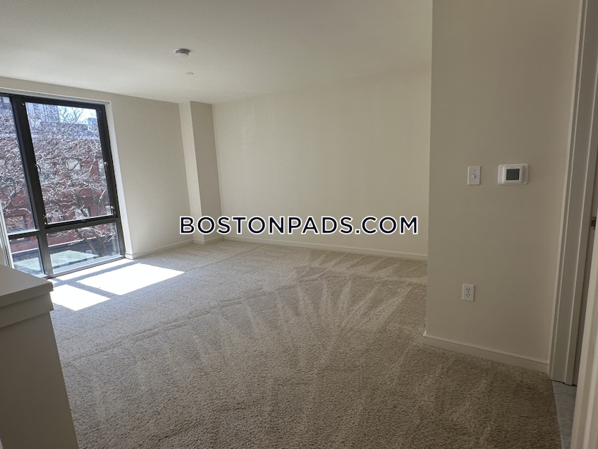 Boston - $4,805 /month
