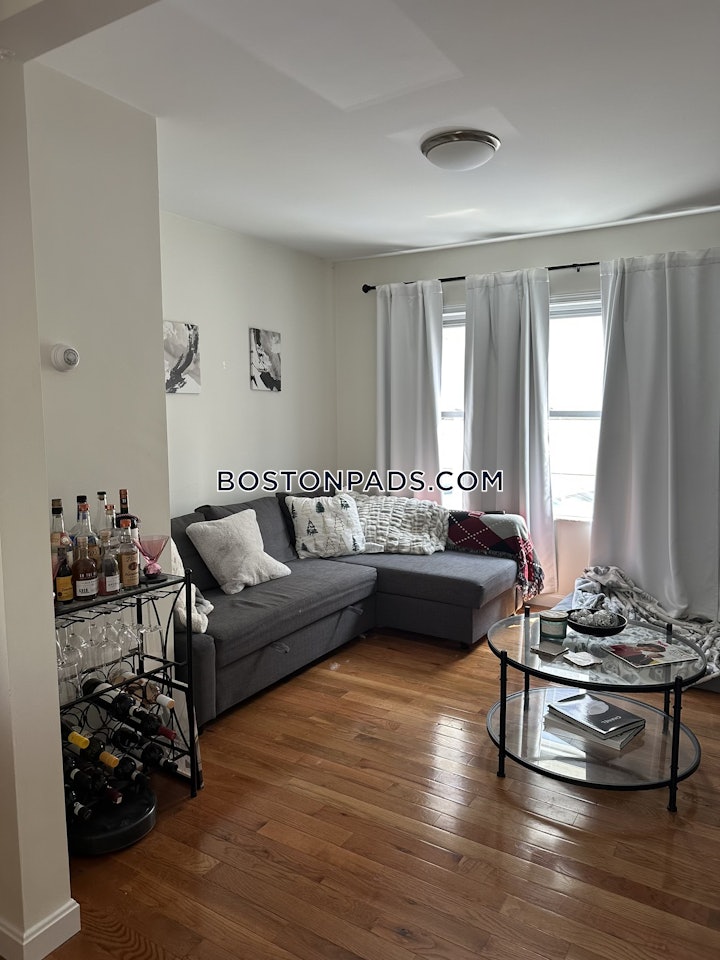 somerville-apartment-for-rent-2-bedrooms-1-bath-tufts-3200-4629135 